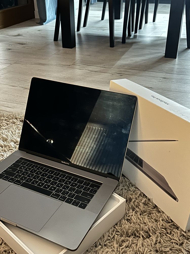 MacBook Pro 15’ 2019 Touch Bar