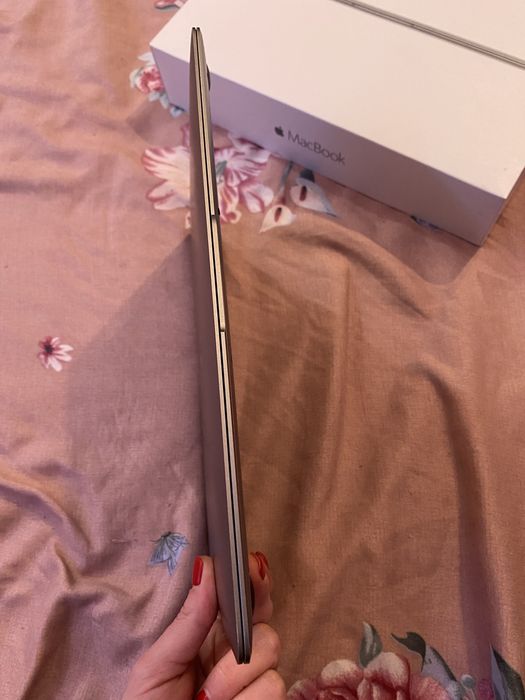 MacBook 12 inch.