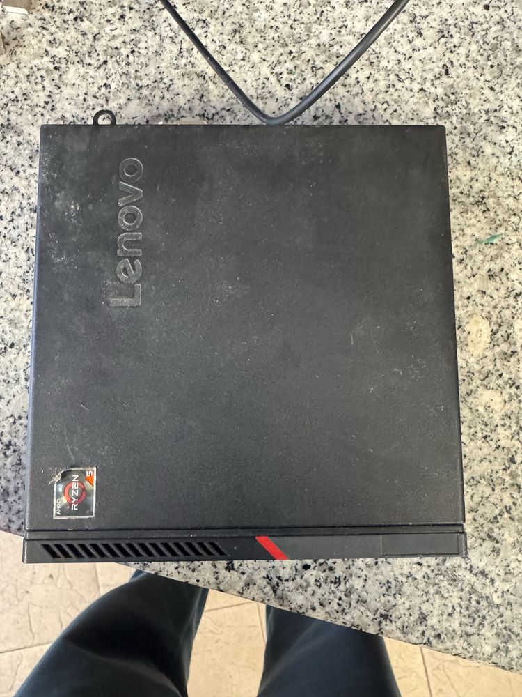 Thinkcentre M715Q Tiny/Ryz 5 Pro 2400GE/8GB DDR4/120GB SSD/W10