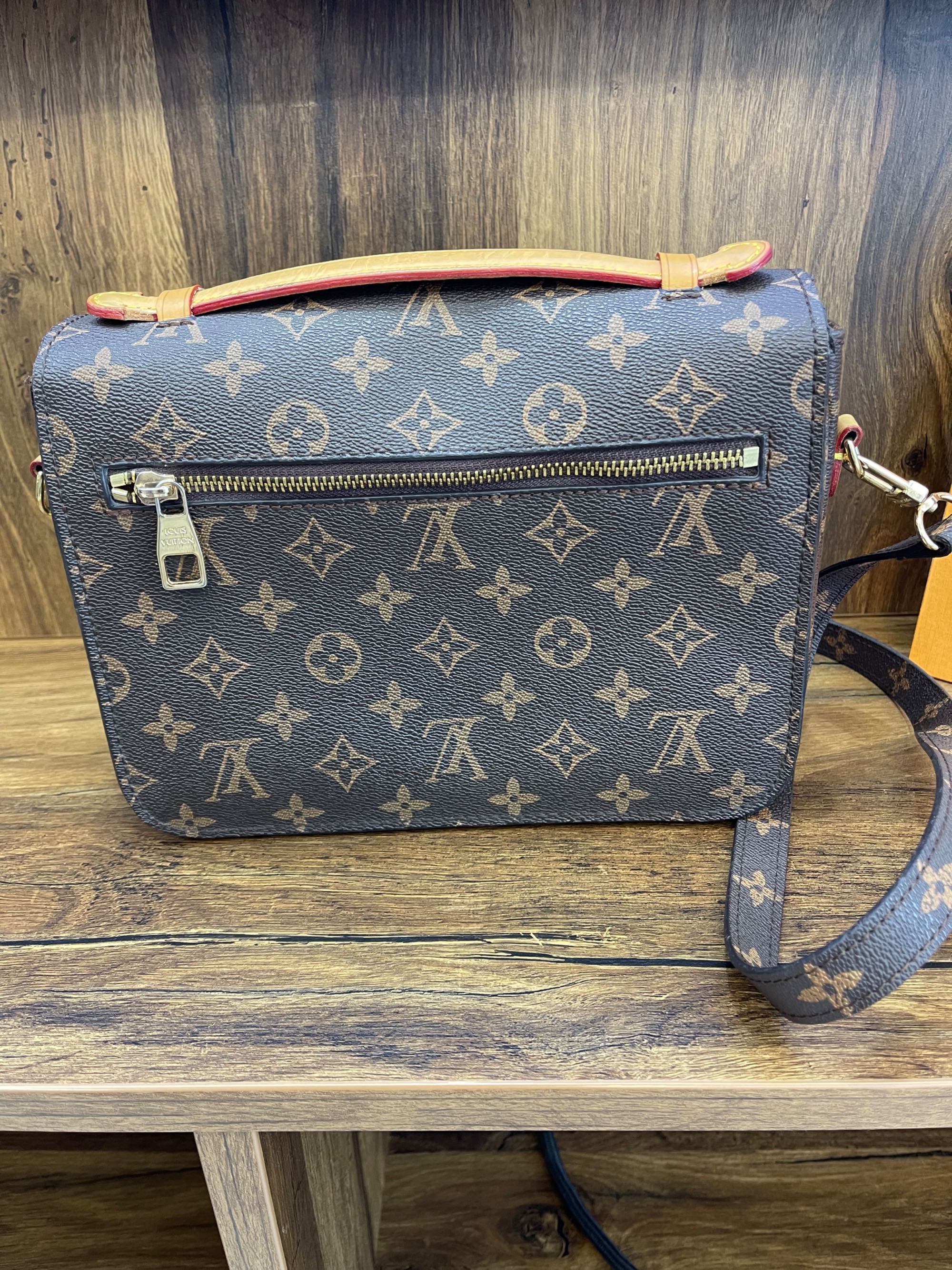 Сумка Louis Vuitton