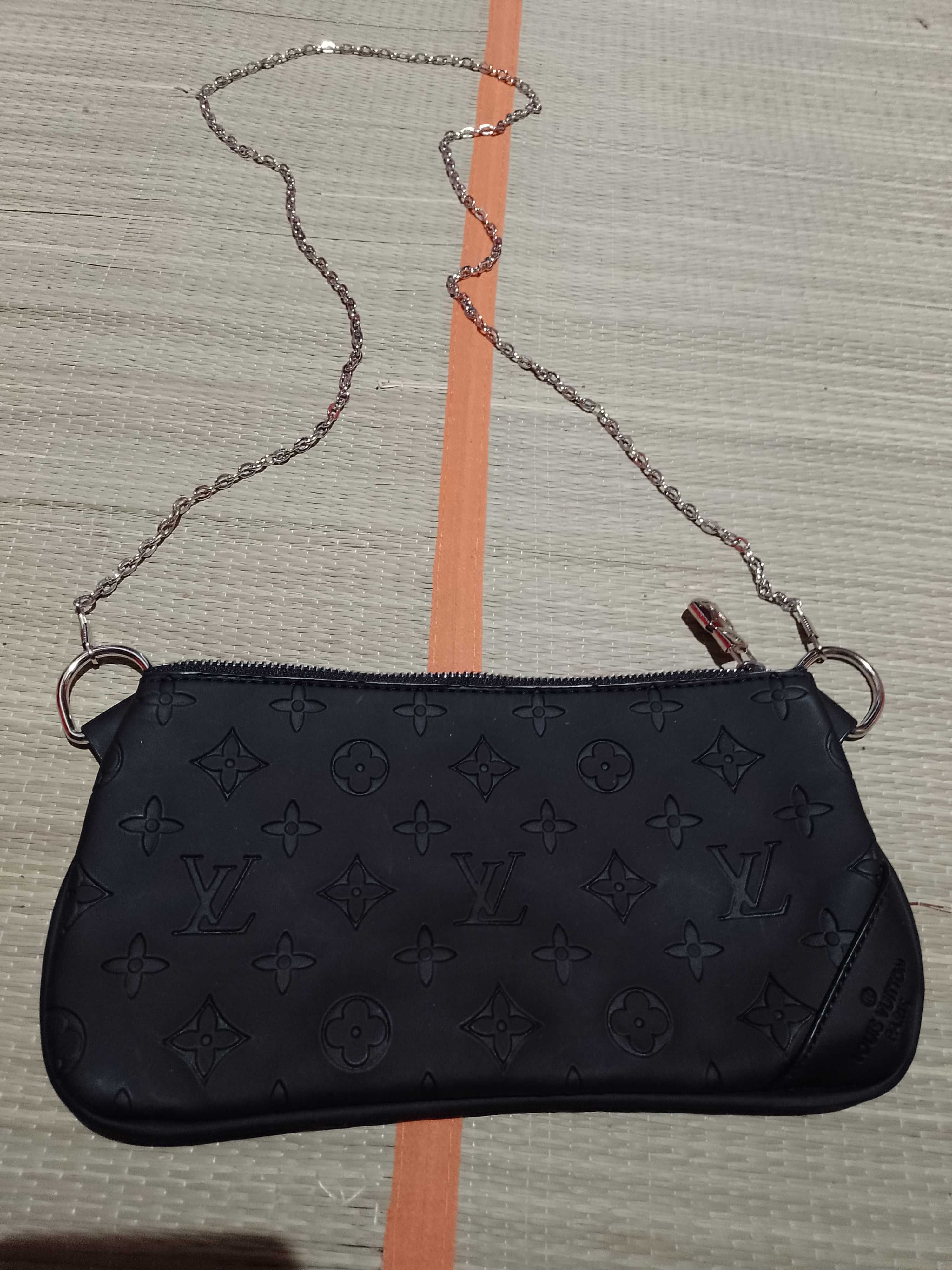 Louis Vuitton/Ekskluzywna , Czarna torebka listonoszka