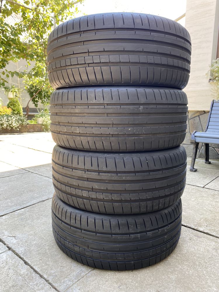 Комплект шин 215/40 R18 DUNLOP