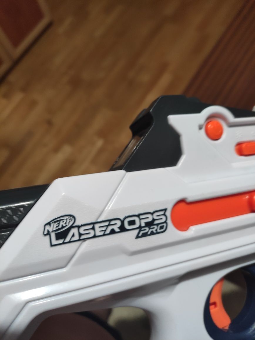 NERF laser ops z bateriami