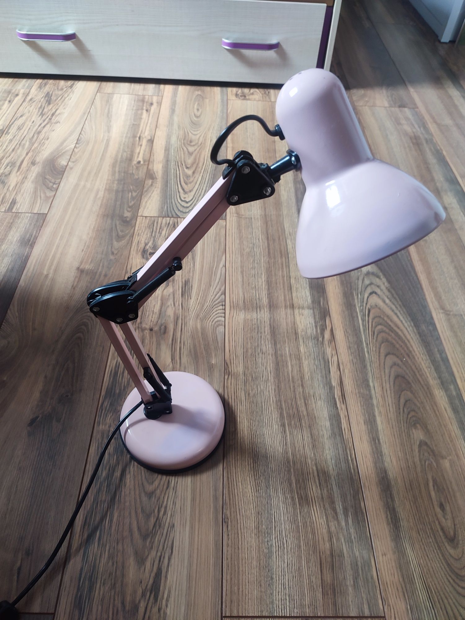 Lampka do nauki różowa