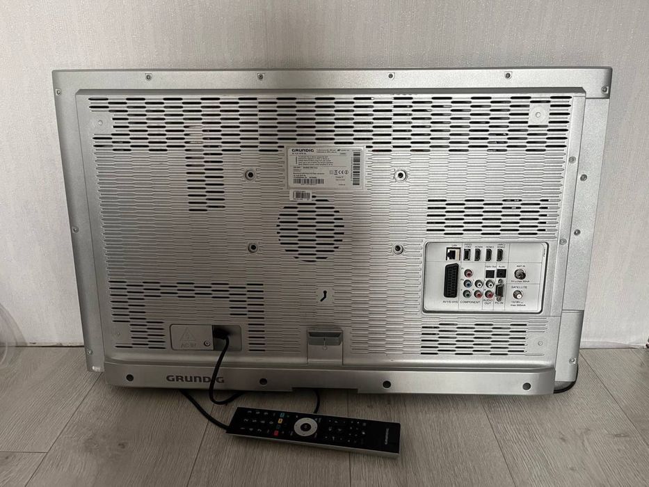 Grundig 32 vle 9270 sl 3D 400 Гц