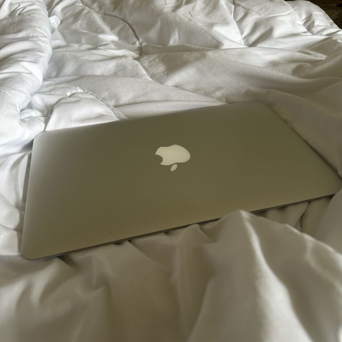 Macbook Air 11 2016 року 8/128 Gb