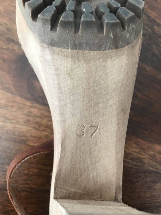 Sandálias novas da Xuz