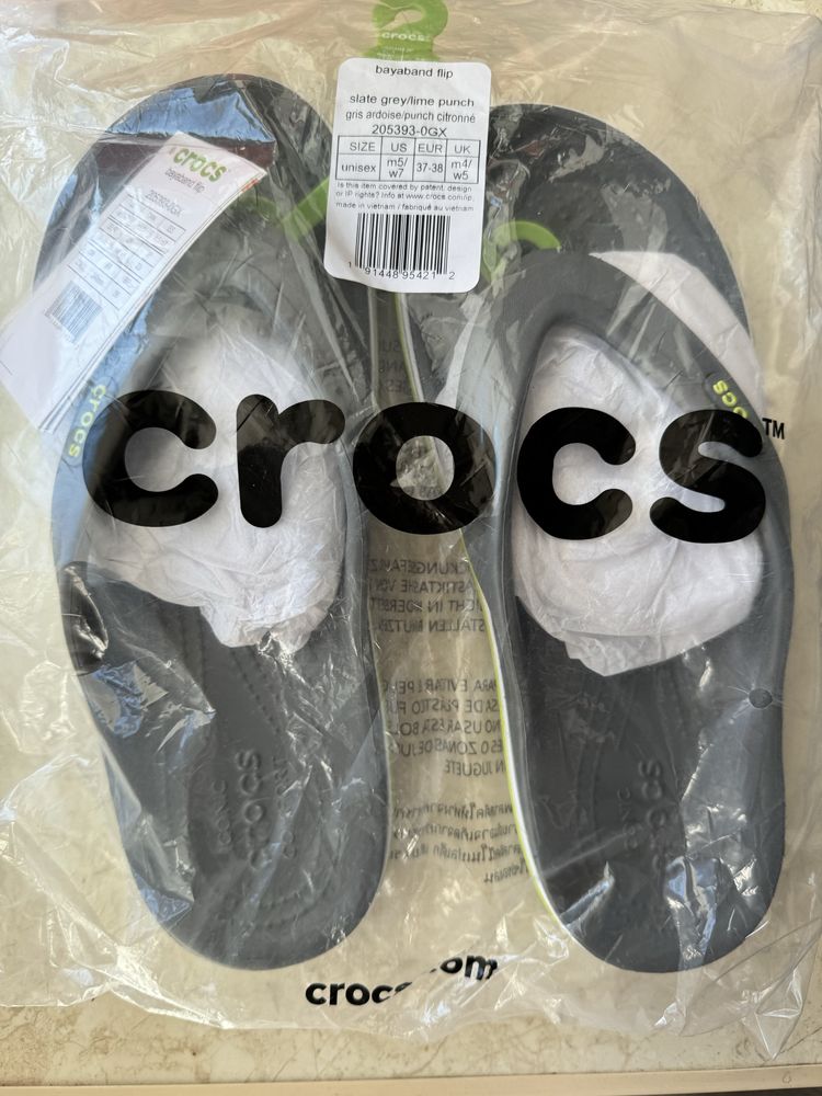 Crocs m5w7.