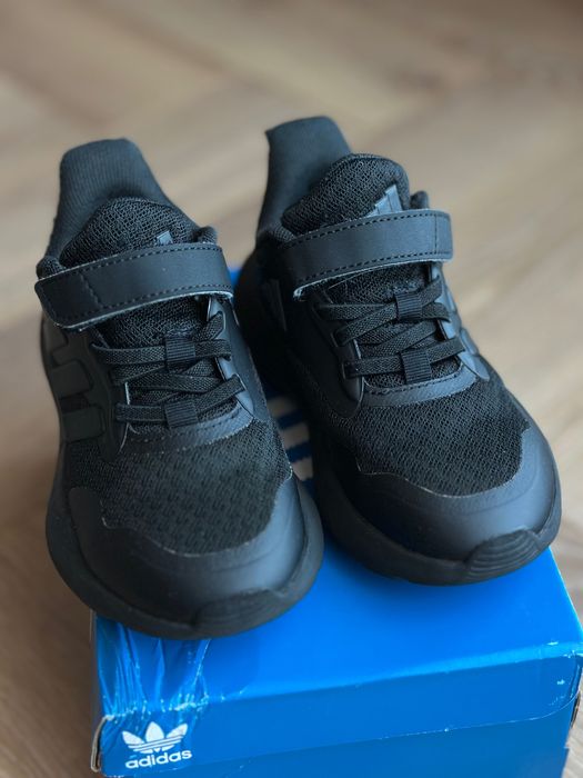 Adidas кросівки чорні