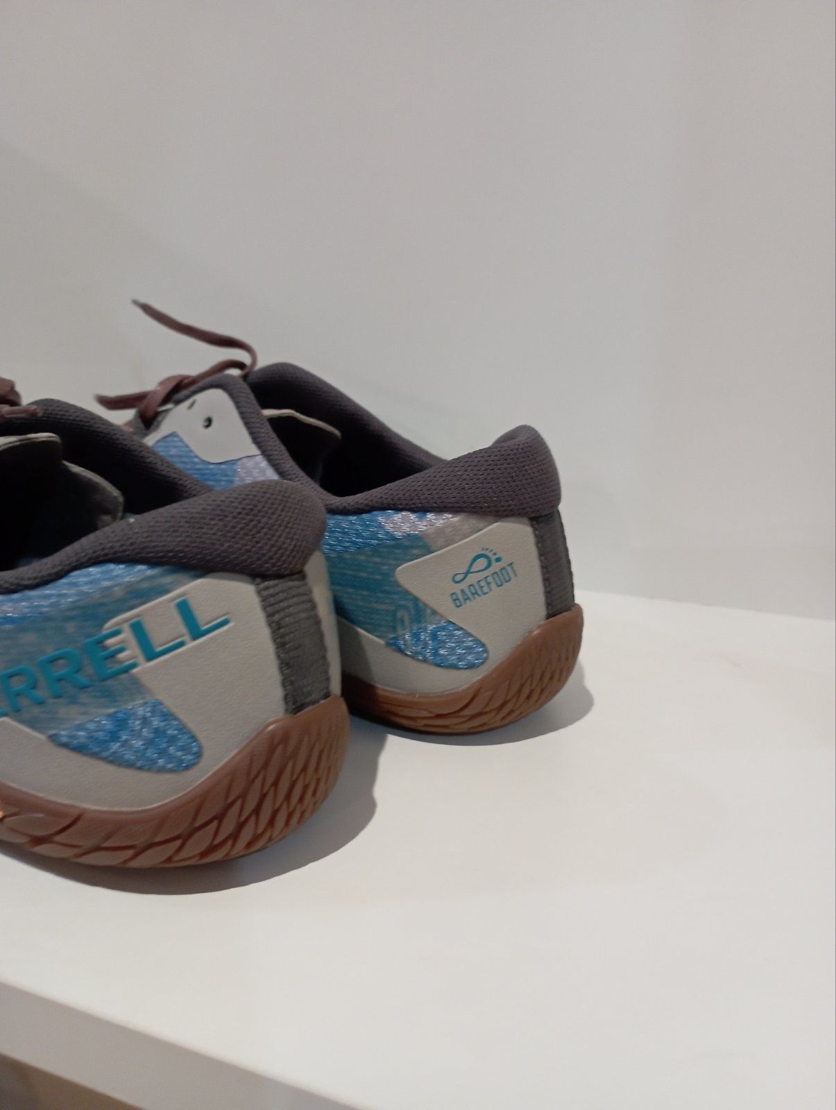 Нові трекінгові кросівки MERRELL