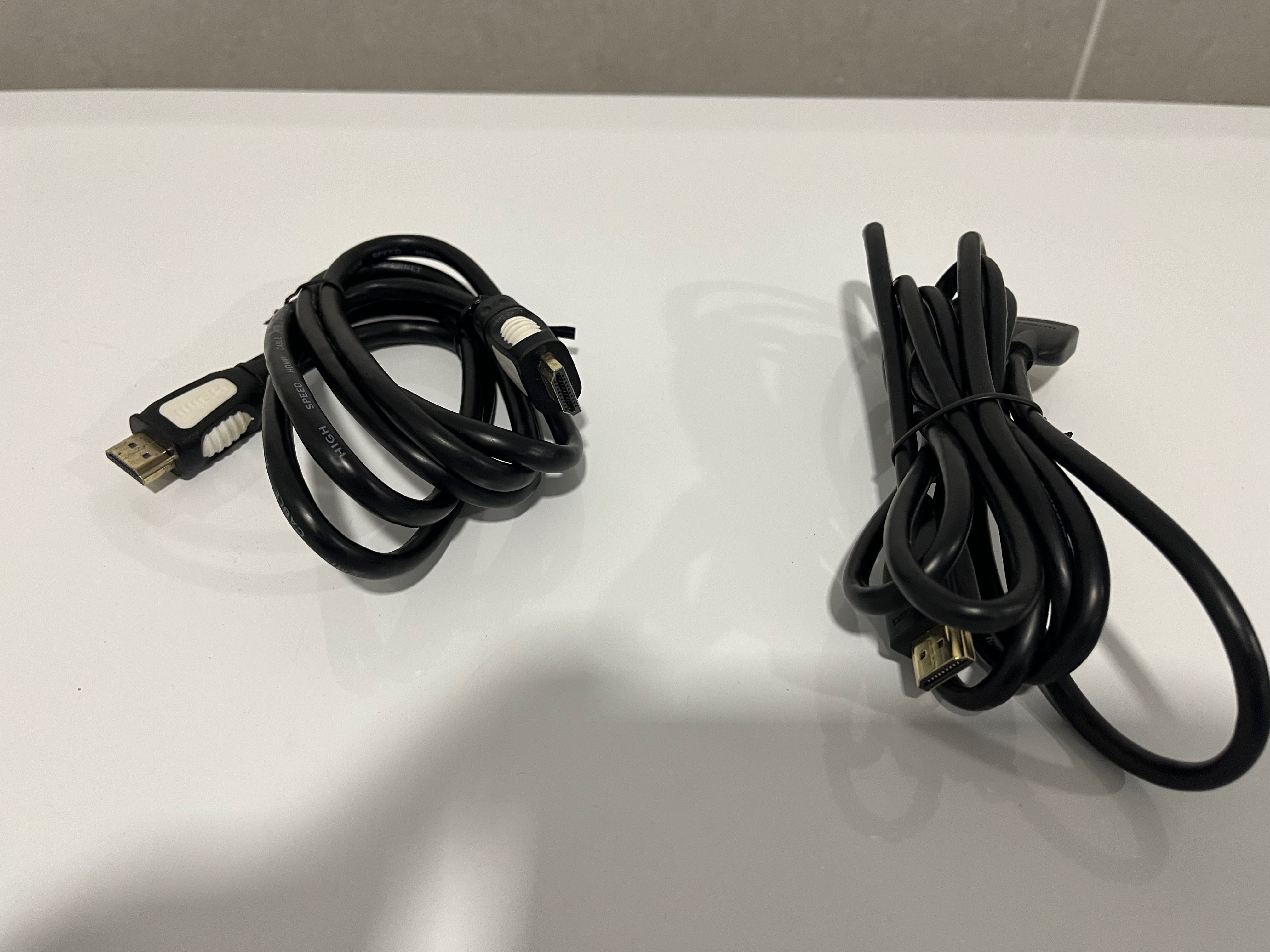 Cabos HDMI, DVI e alguns adaptadores