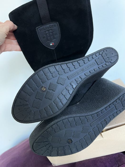 Tommy Hilfiger 40 zamszowe skórzane koturny kozaki czarne niwe
