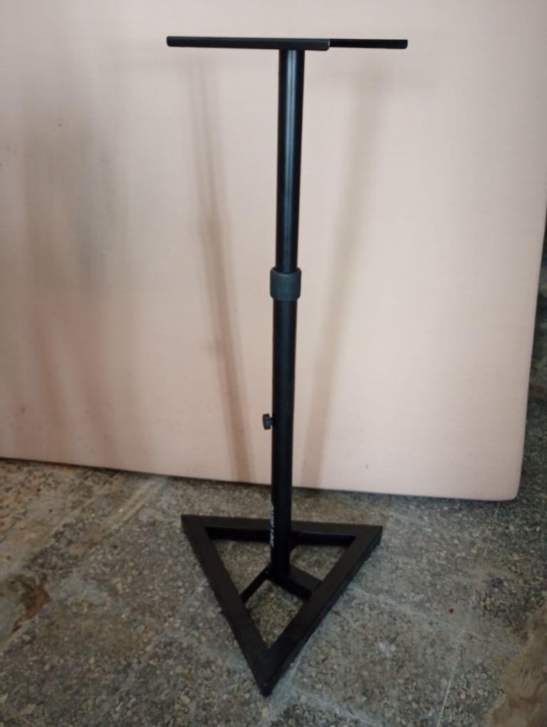 Tripé para monitor