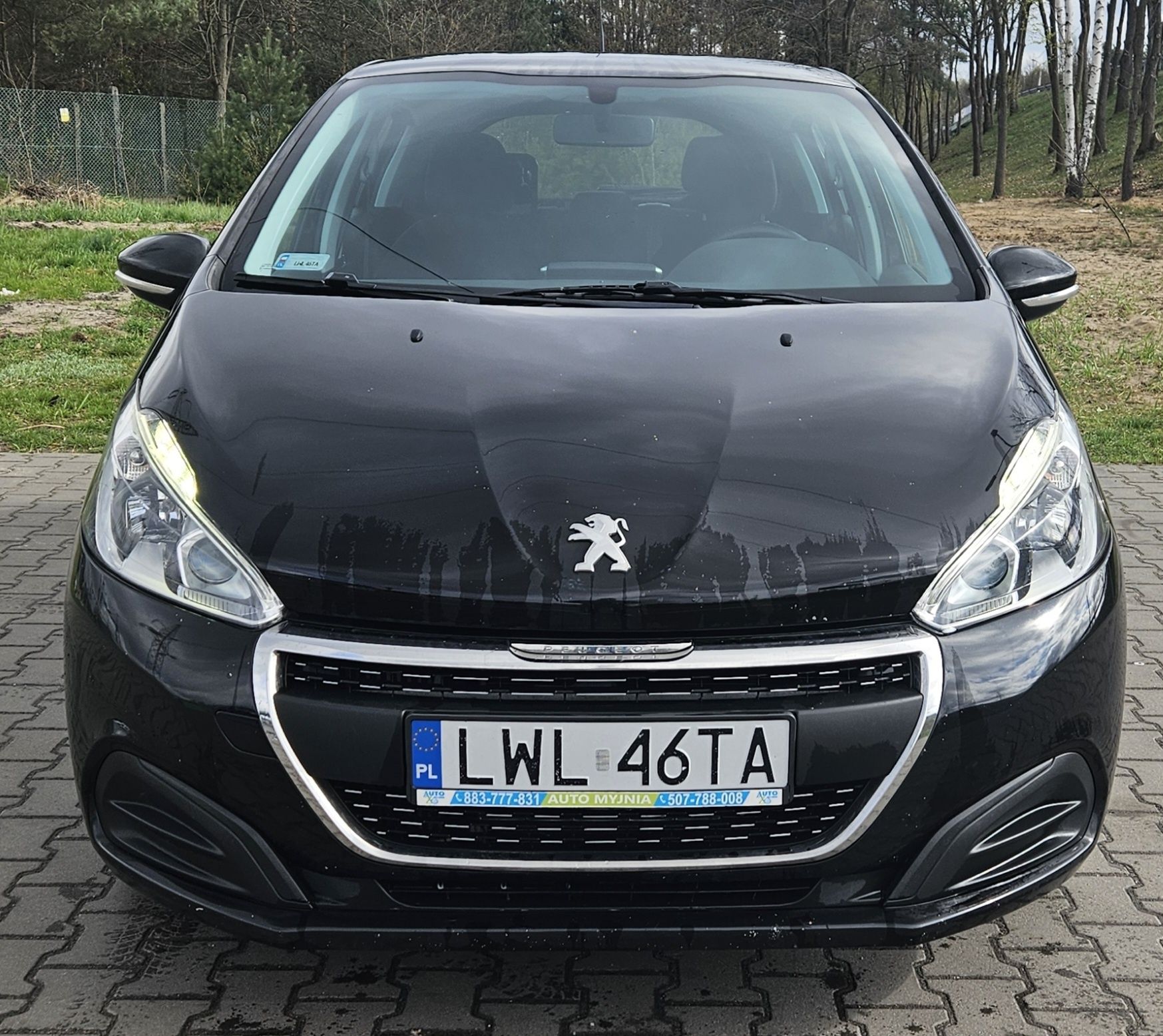 PEUGEOT 208 1,6 2015