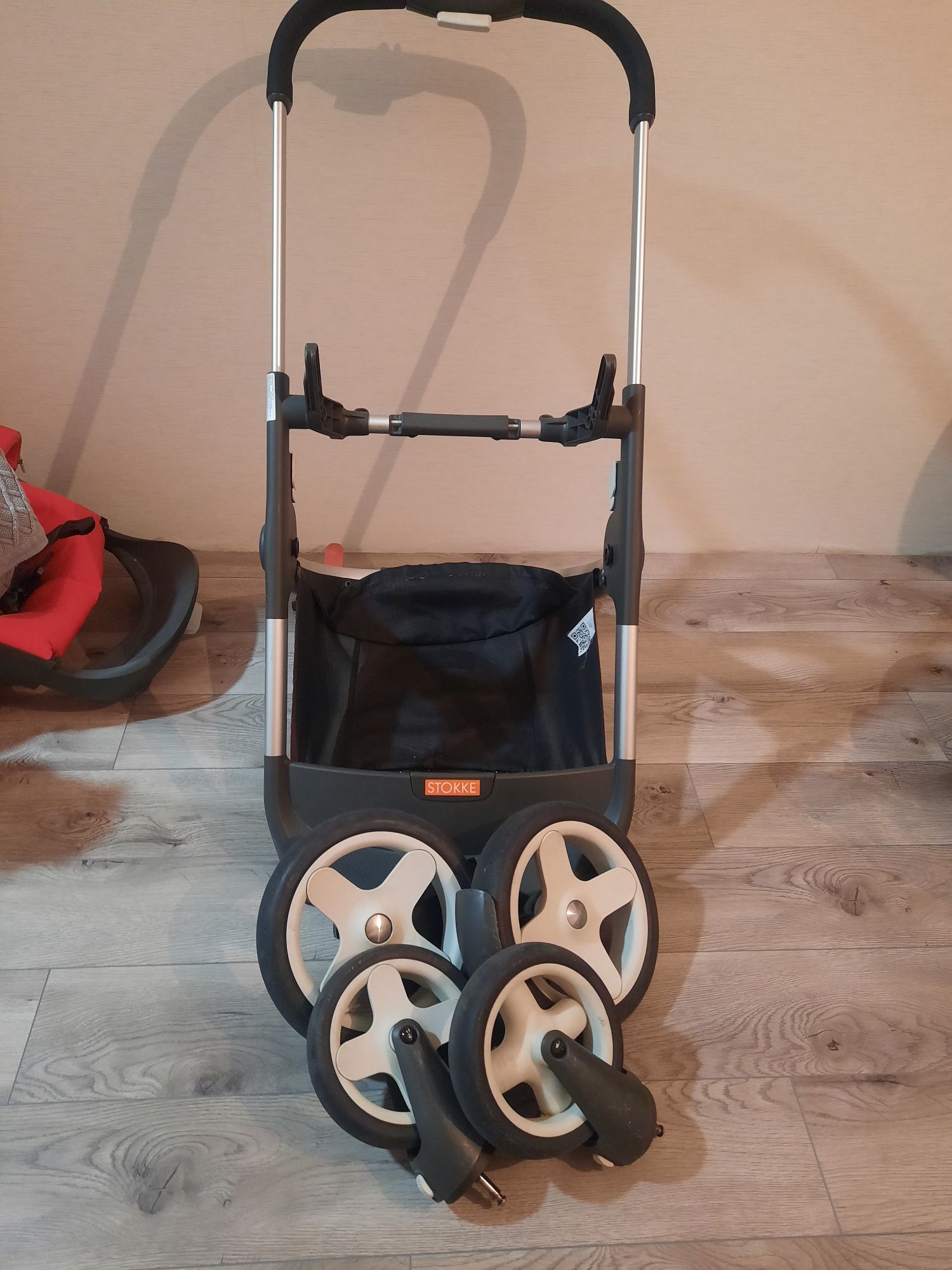 Коляска люлька+прогулка Stokke Crusi