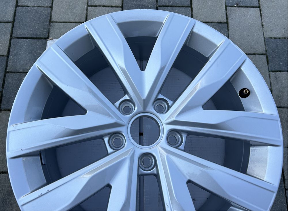 Oryginalna Felga Volkswagen 17" 7J ET38 5X112 3G8