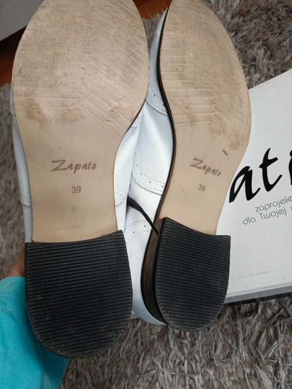 Białe skórzane oksfordki jazzówki zapato rozmiar 39