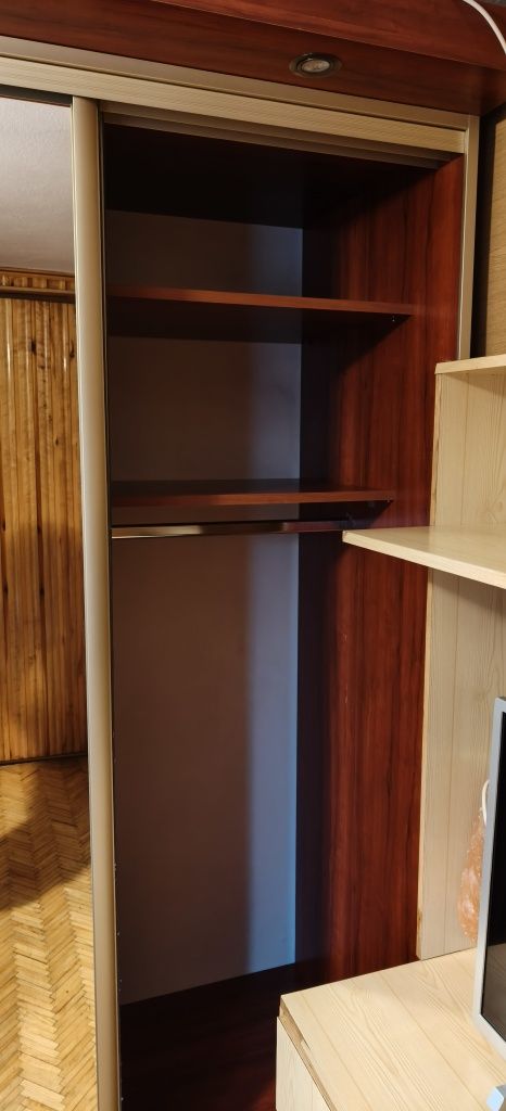 Szafa z dużym lustrem 212 x 124
