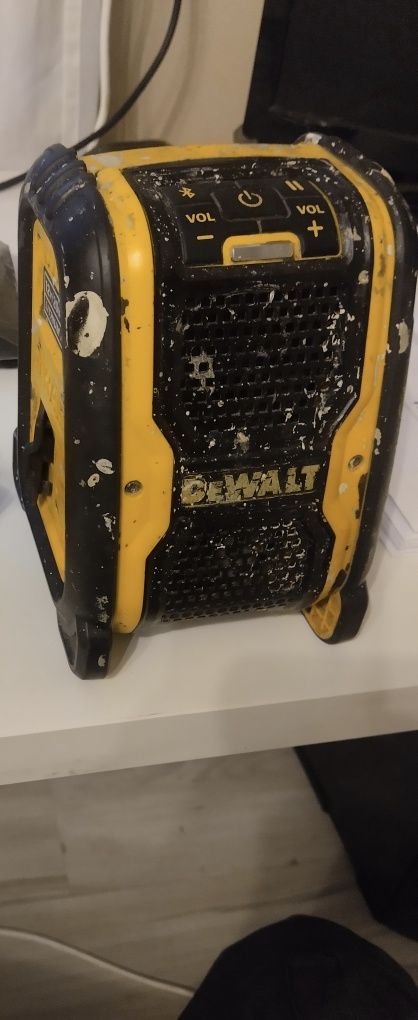 DeWalt głośnik bluetooth z bateria