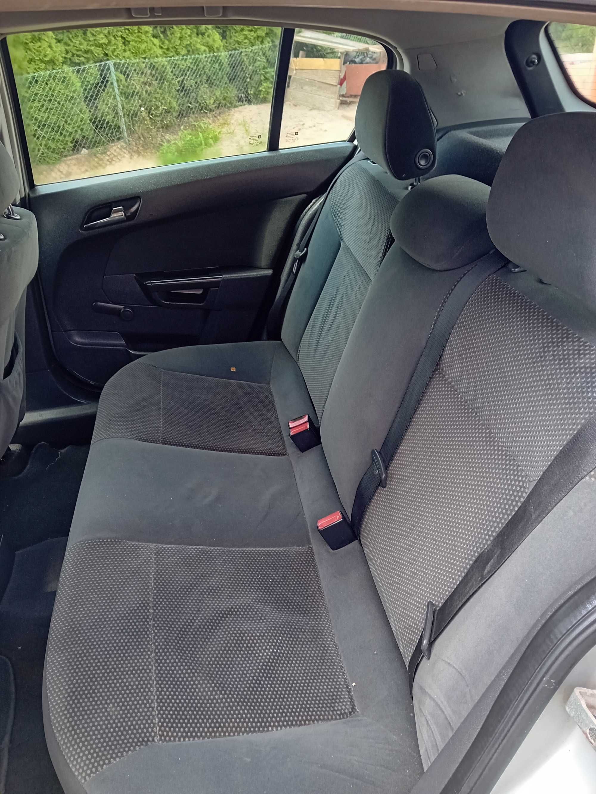 OPEL ASTRA 2005 1.6B+GAZ, Klima- zadbana