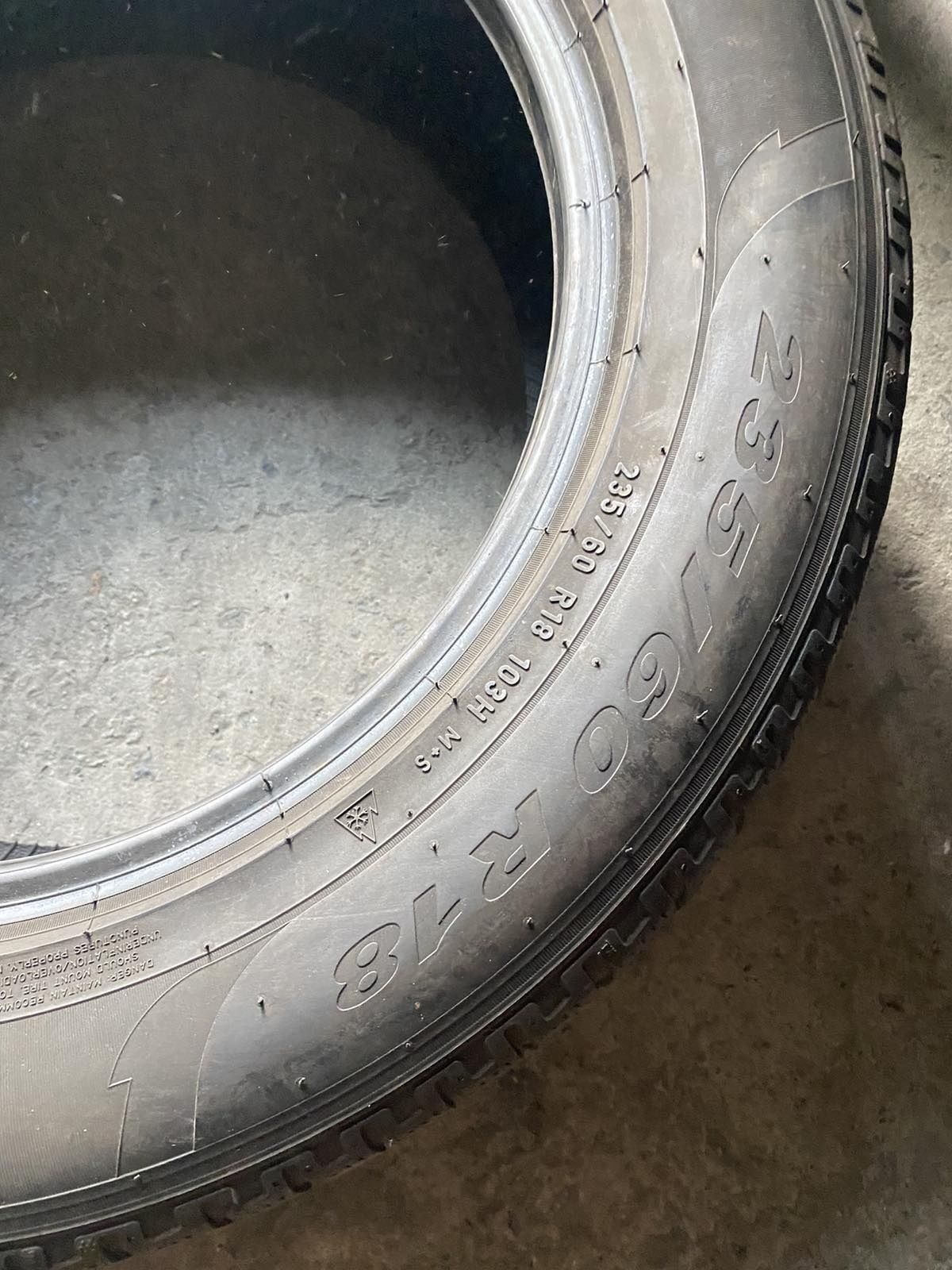 235.60.18 Pirelli 4шт зима БУ склад шины резина из Европы R18 60
