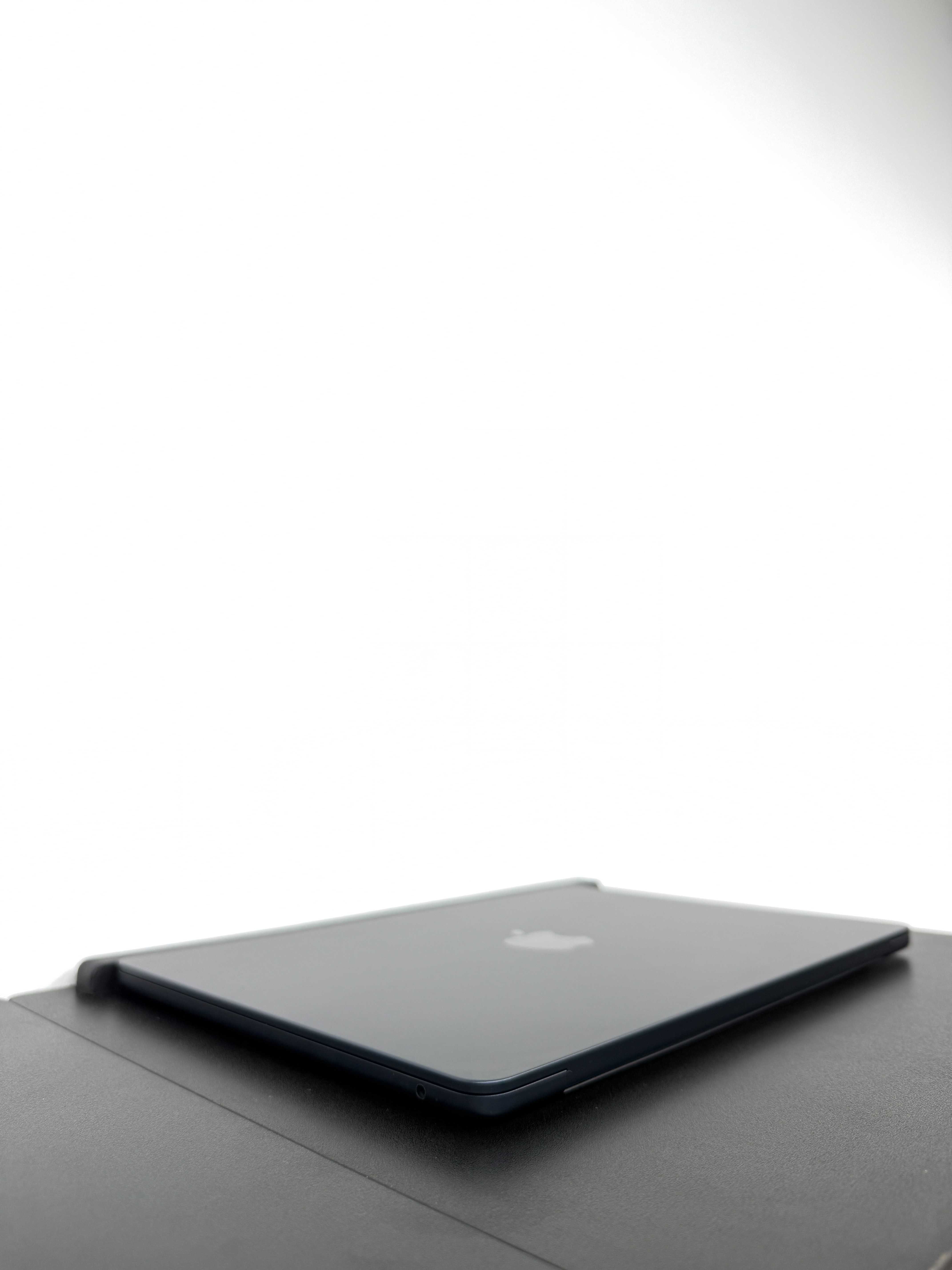 Macbook Air 2022 ( M2/8gb/256) Гарантія. 47670SV