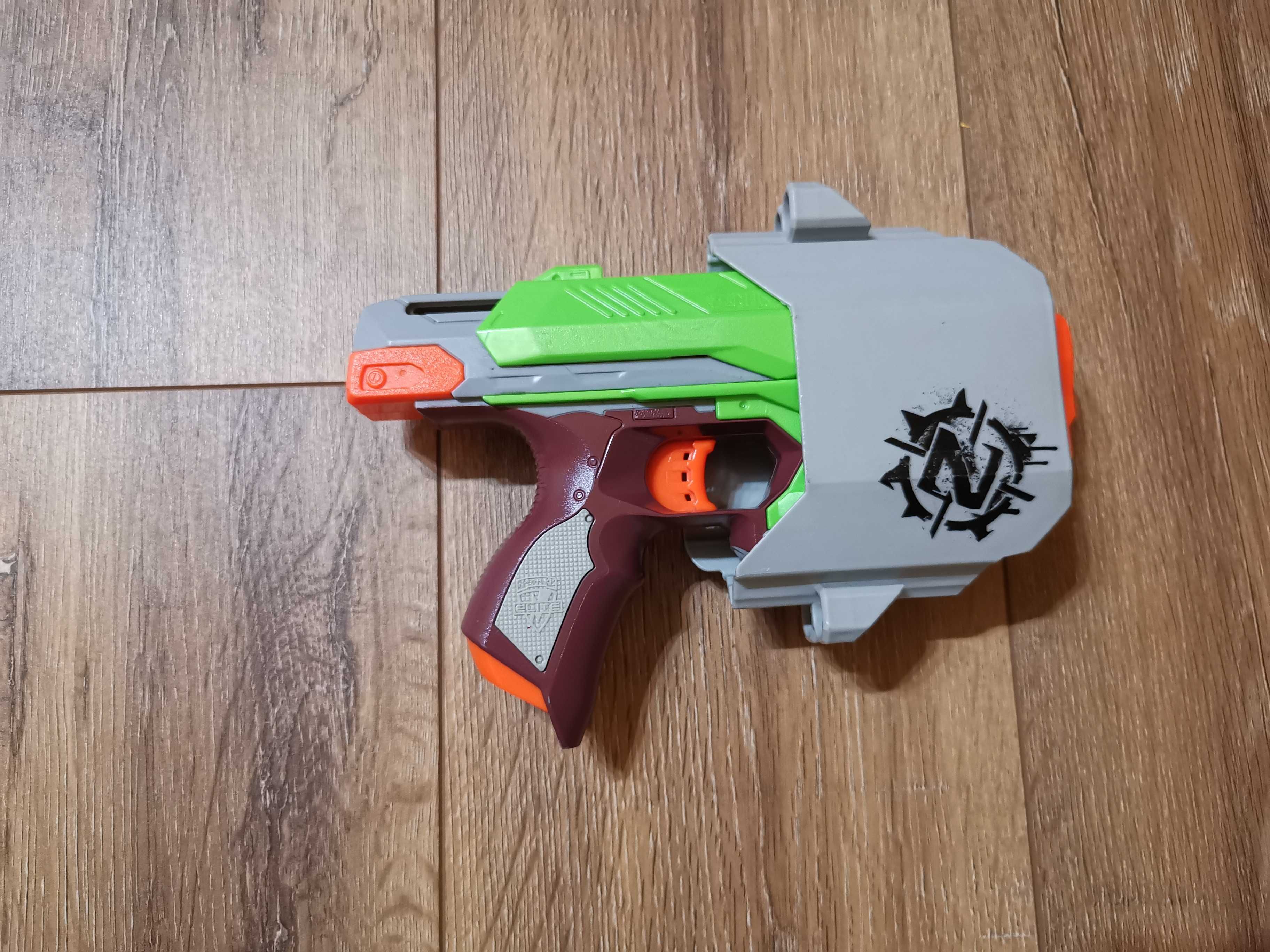 Nerf zombiestrike pistolet BARDZO DOBRY