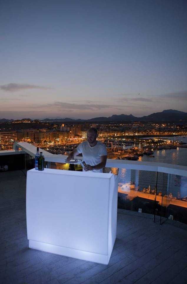 Balcão de bar com iluminação led rgb