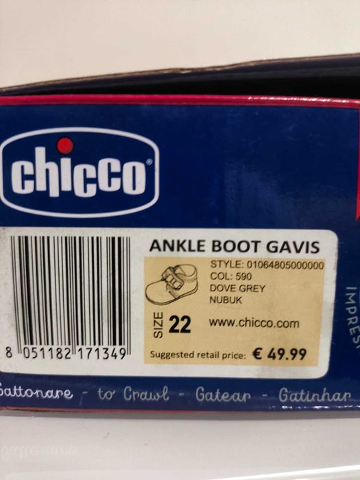 Botas Chicco tamanho 22 na caixa de origem