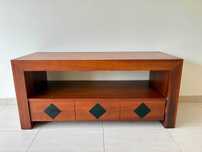 Mesa de TV em madeira maciça