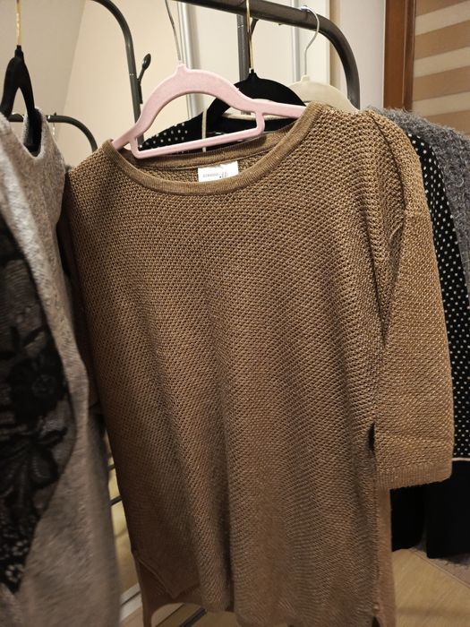 Swetry w rozmiarze S/M