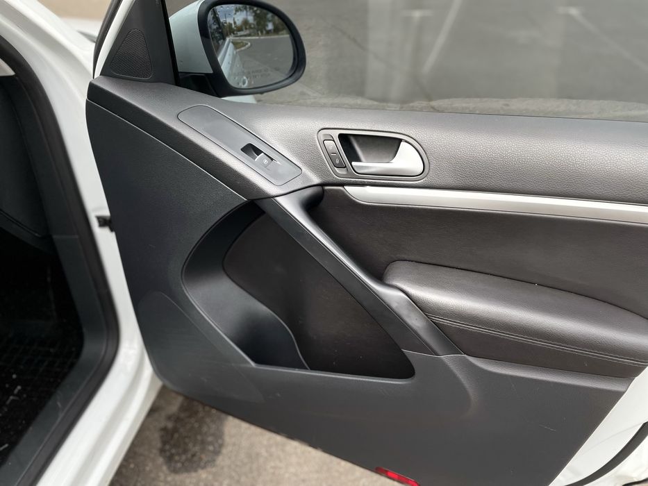 Продам Volkswagen  Tiguan 2.0 TSI 4 Motion