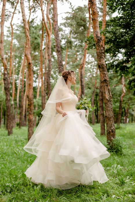 Весільна сукня (S-М) кольору айворі