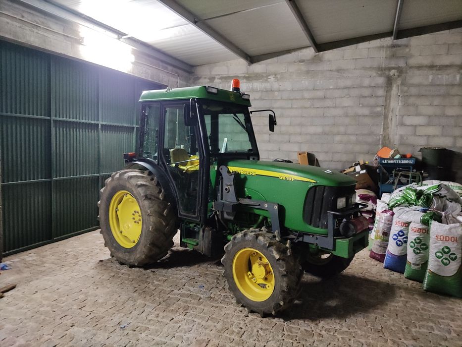 John deere 5615F único dono