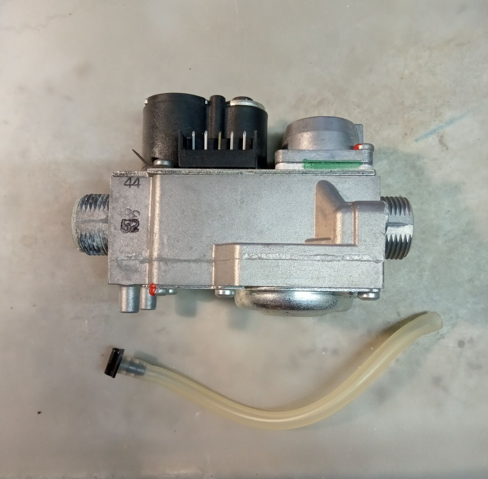Оригинальный газовый клапан Honeywell VK4105G для навесных газовых кот