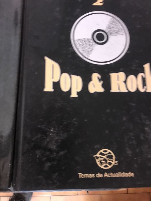 Vendo esta colecao de 4 livros  1 €