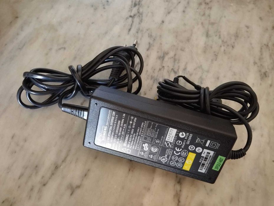 Carregador Portátil Fujitsu Siemens 20V 4.5A