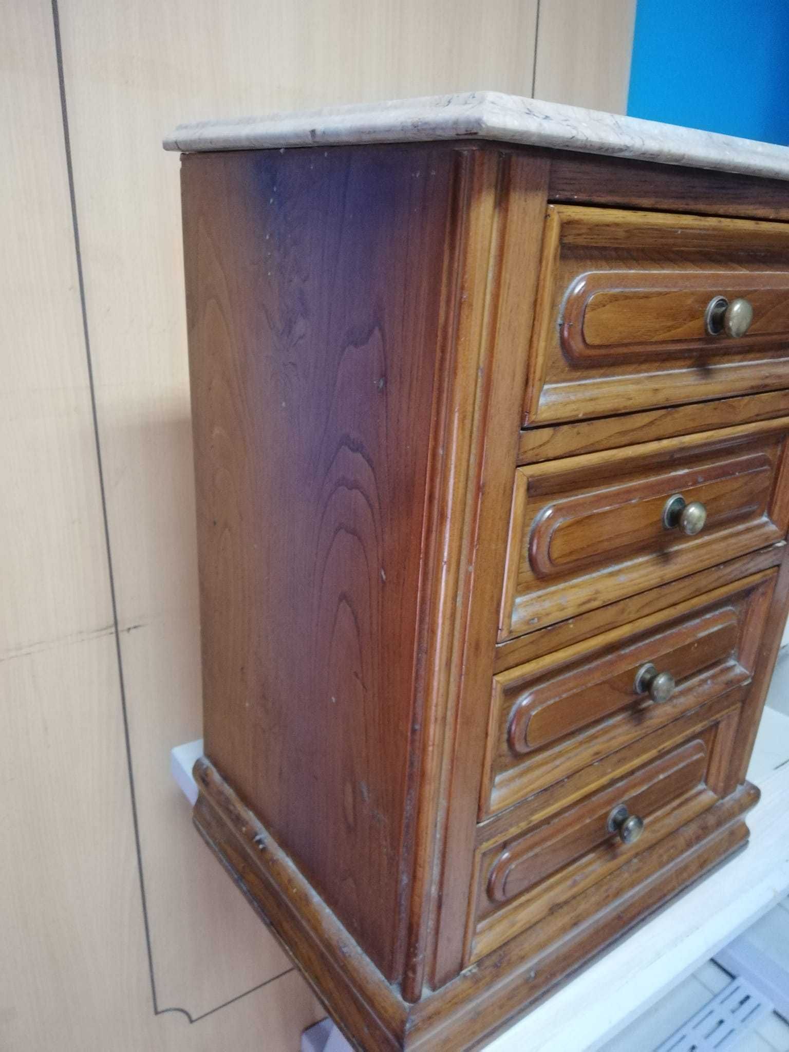 Mesa de cabeceira com 4 gavetas como nova em madeira maciça com pedra