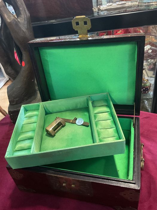 Caixa joias madeira orienta trabalhada top 24x17x12 cm