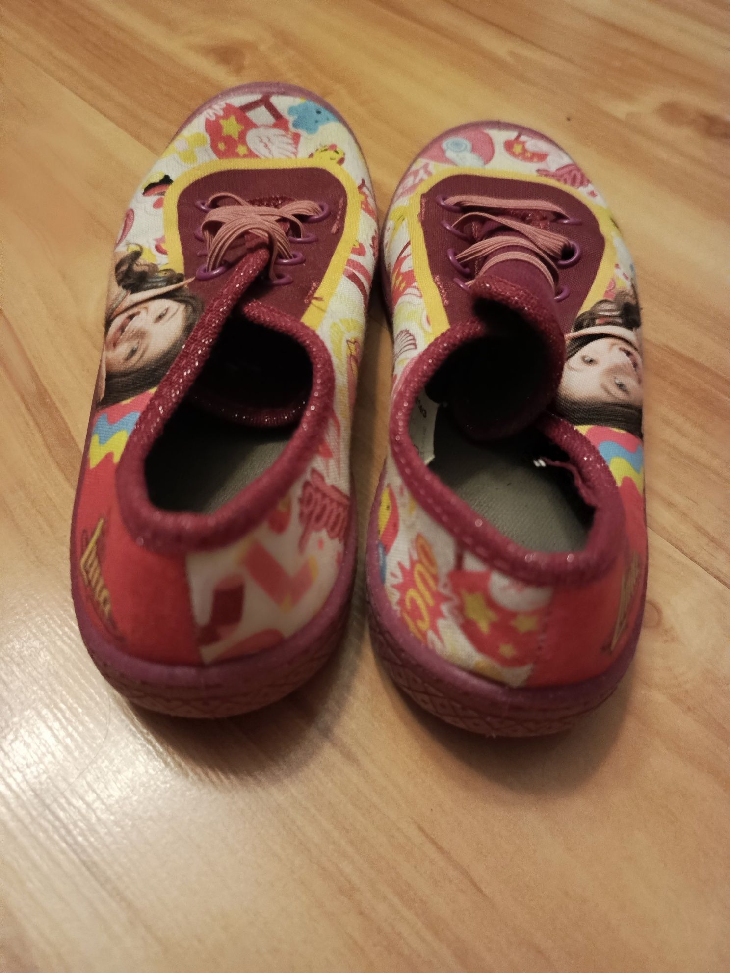 Kapcie, buty dla dziewczynki + gratis