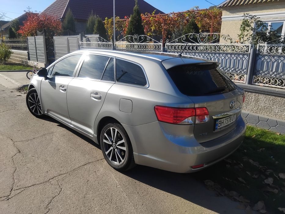 Toyota avensis 2013