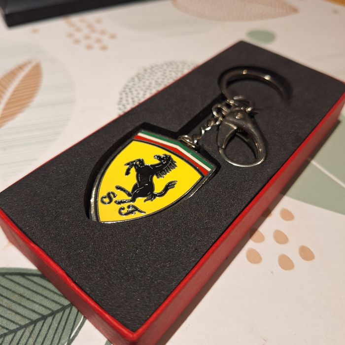 Porta chaves Ferrari Original novo