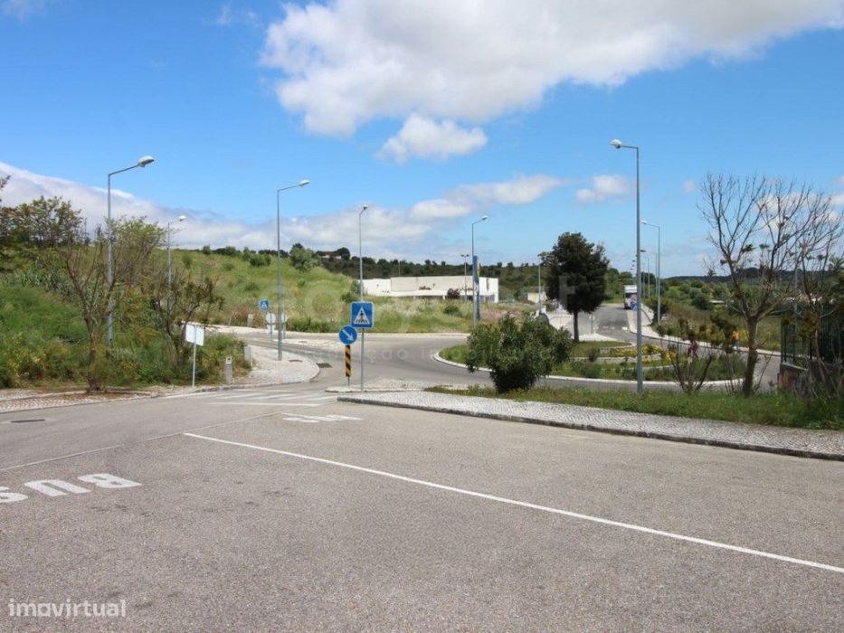 Novidade - Terreno Urb 703m2 - Im. de Banco