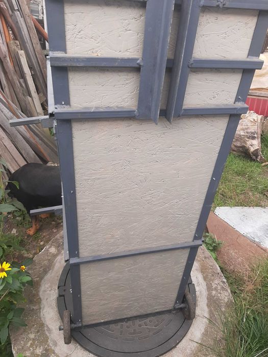 прес для тюкування сіна.