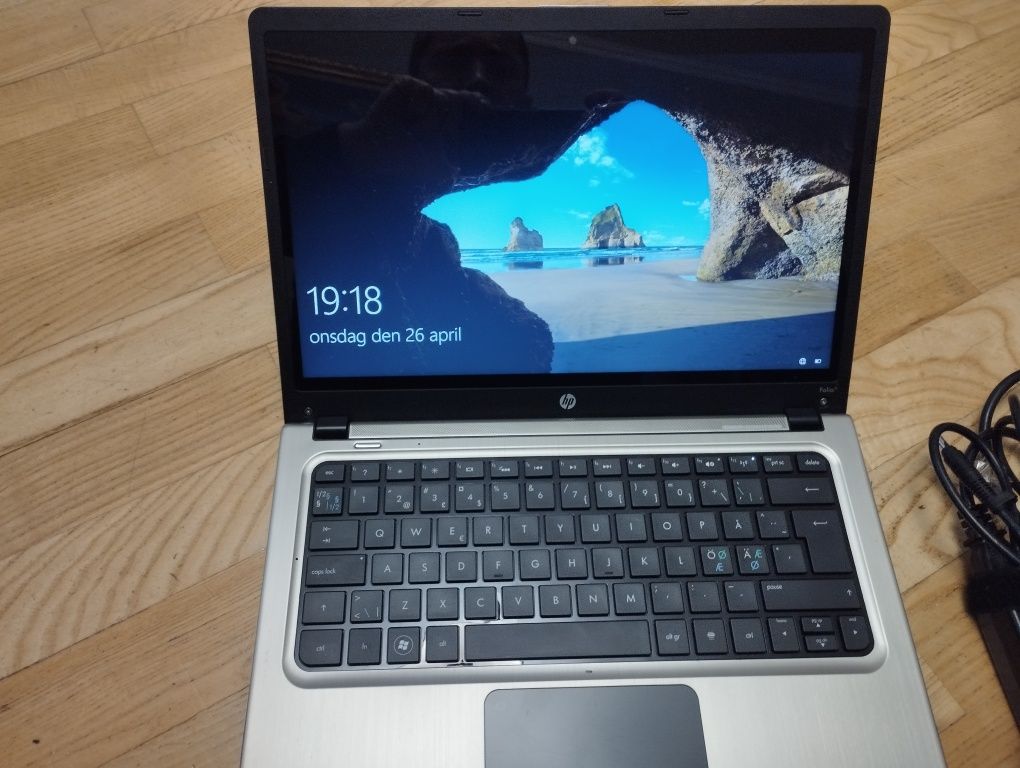 Нетбук hp Folio 13 2000