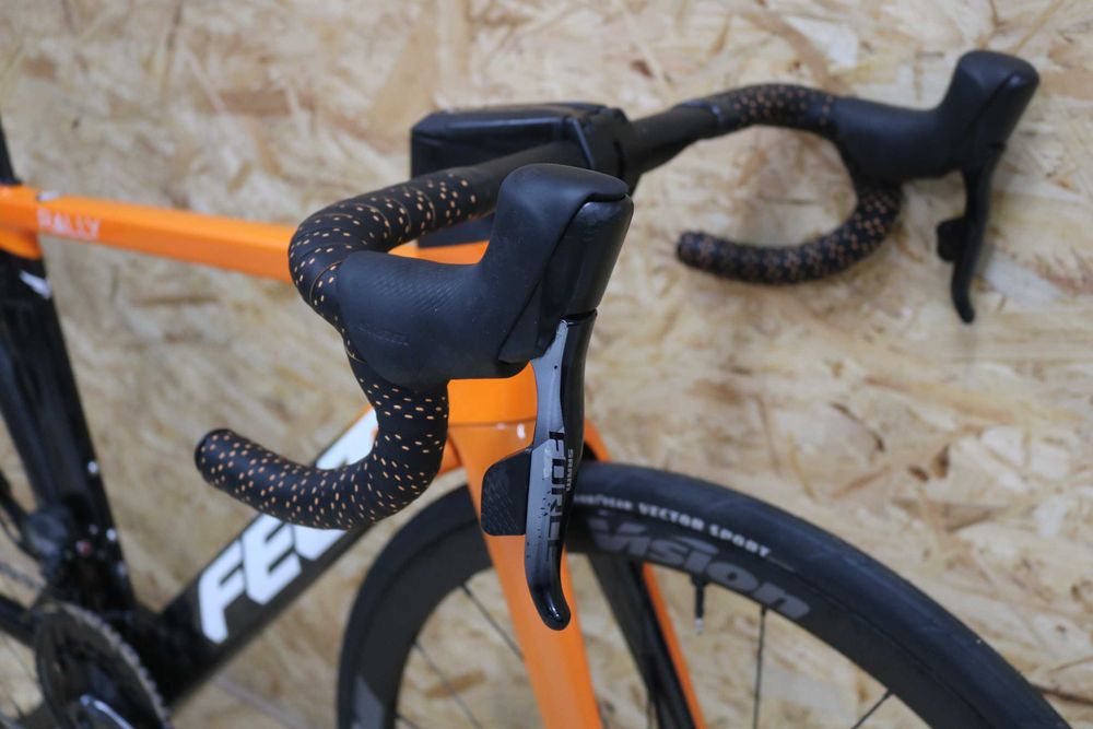 Bicicleta carbono disco - Felt AR - Sram Force AXS 2x12v