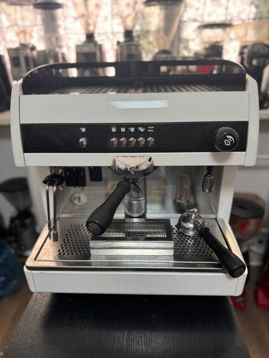 Кофемашина Wega Sphera 1GR. Професійна кавомашина.