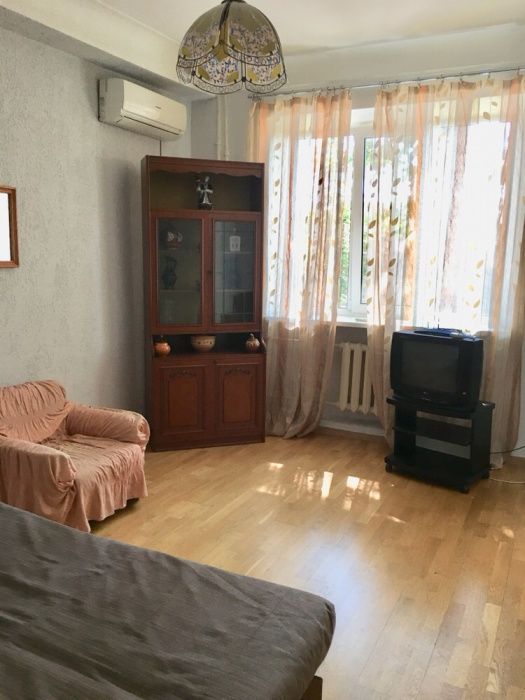 Подобово.Погодинно.ЦЕНТР.Апартаменти в сталінці