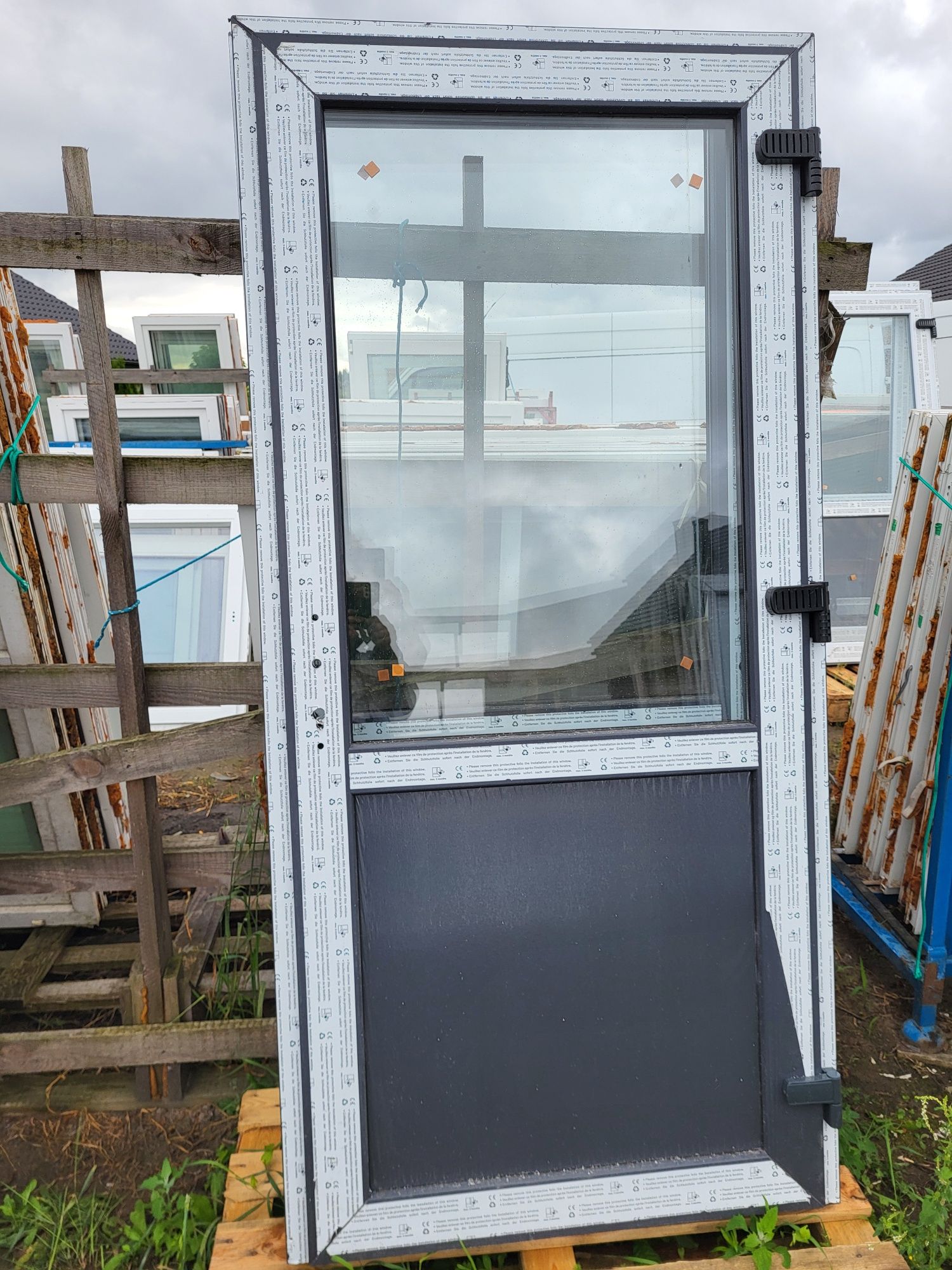 Drzwi PCV szer 90 x 200 wys