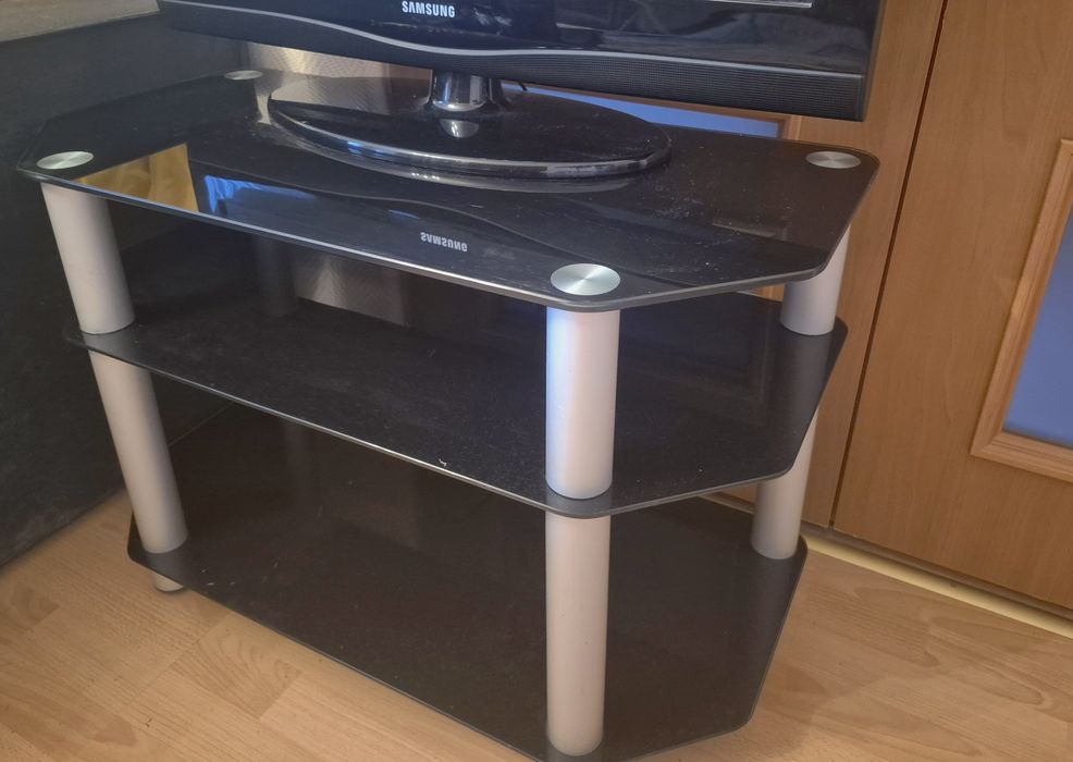 Телевизор Samsung 32" + тумба під телевизор